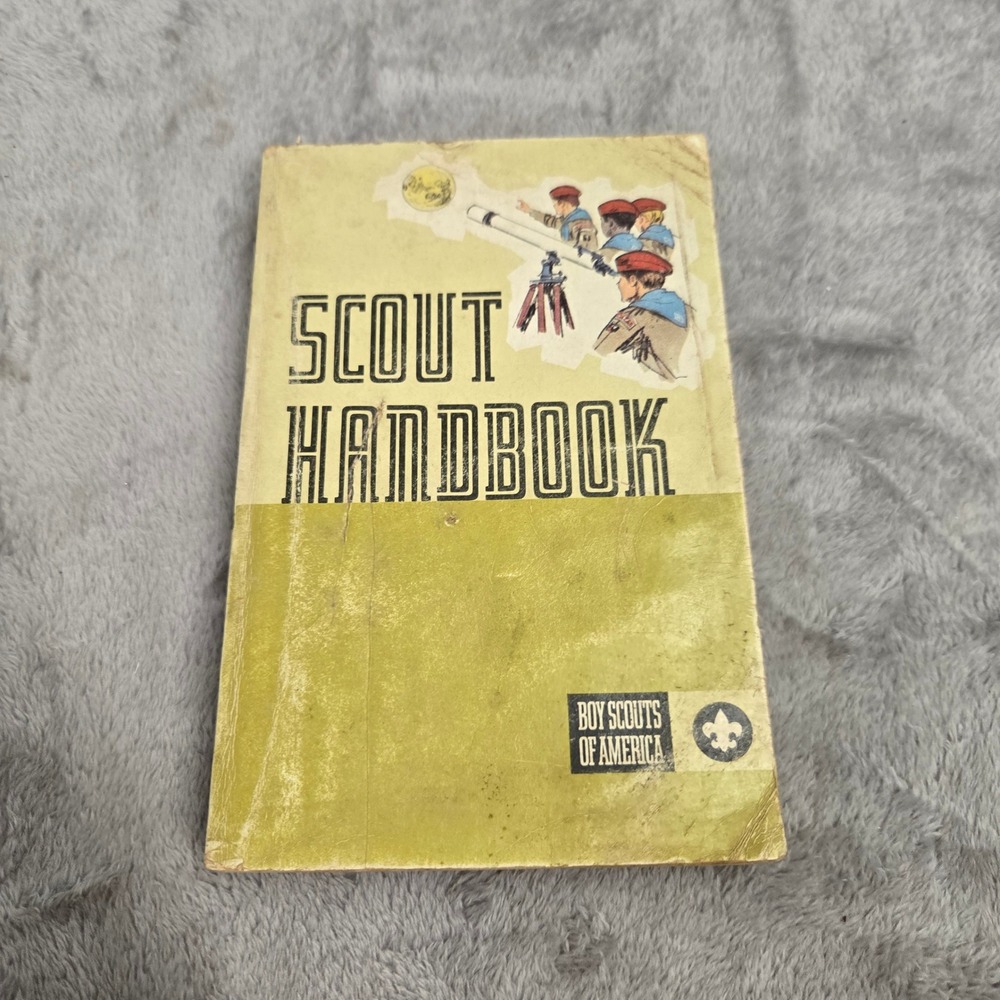 Vintage 1972 Boy Scouts of America Scout Handbook 8th Edition 1st Printing BSA